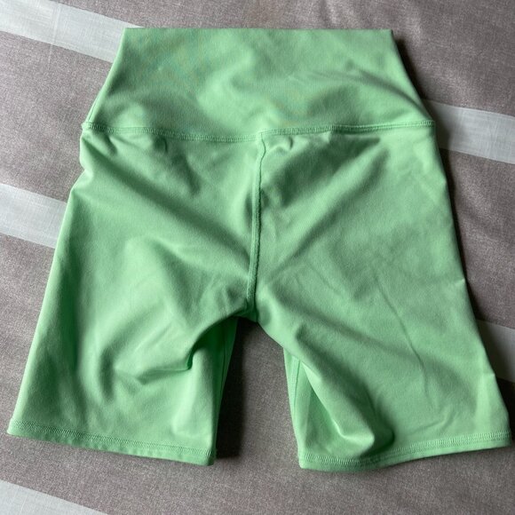 EUC Alo 5" Airbrush High-Waist Biker Short Sz XS - Picture 3 of 4